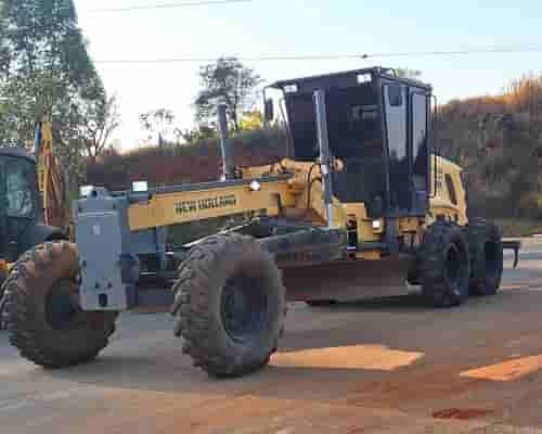 Motoniveladora New Holland RG140 06/06