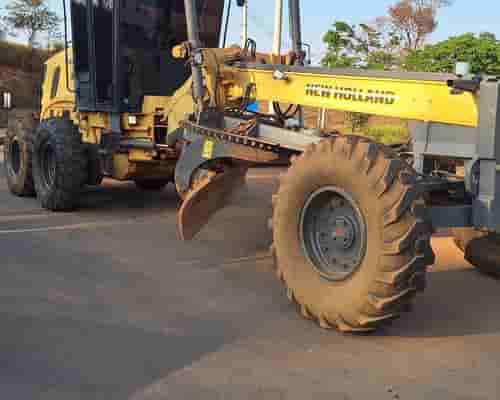 Motoniveladora New Holland RG140 06/06