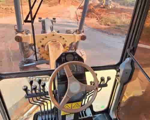 Motoniveladora New Holland RG140 06/06