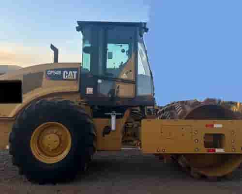 Rolo compactador Caterpillar CP54B 14/14