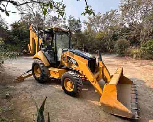 Retroescavadeira Caterpillar 416E 12/12