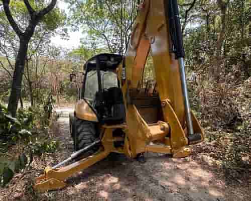 Retroescavadeira Caterpillar 416E 12/12