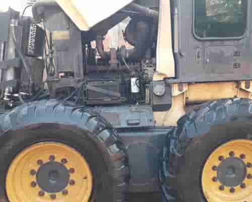 Motoniveladora New Holland RG 140B 10/10