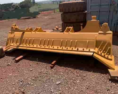 Trator de Esteiras Caterpillar D8T 09/09