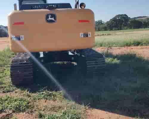 Escavadeira John Deere  200G 21/21 - imagem de fundo