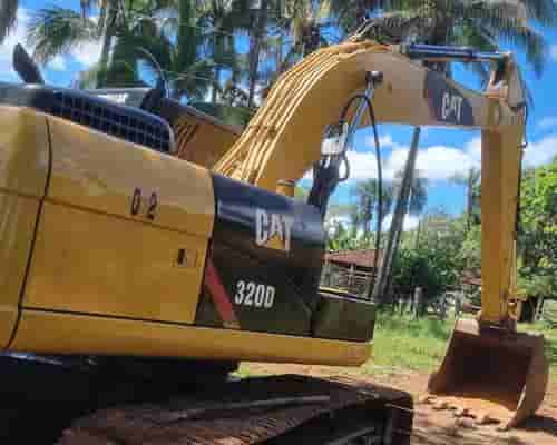 Escavadeira Caterpillar 320 D2L 14/14