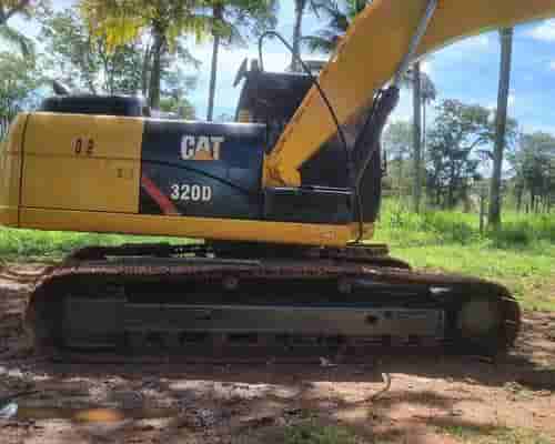 Escavadeira Caterpillar 320 D2L 14/14
