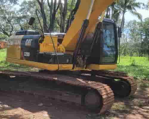 Escavadeira Caterpillar 320 D2L 14/14