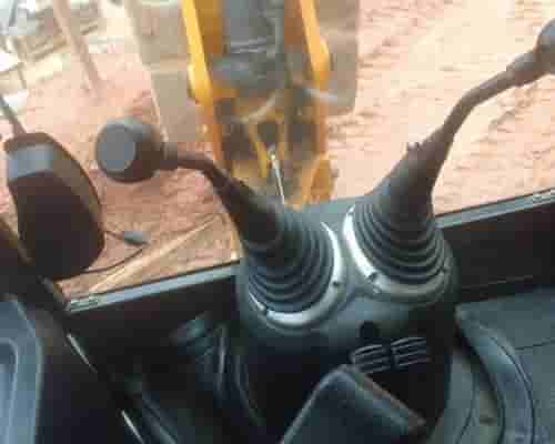 Retroescavadeira JCB 3CX 18/18