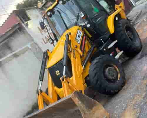 Retroescavadeira JCB 3CX 18/18