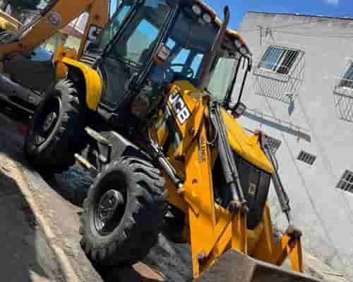 Retroescavadeira JCB 3CX 18/18