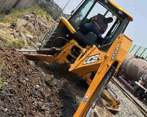 Retroescavadeira JCB 3CX 18/18