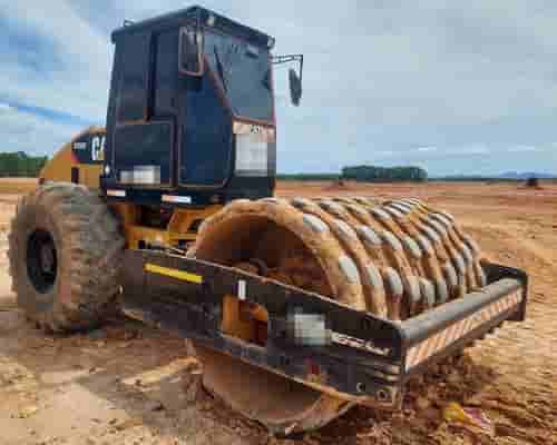 Rolo compactador Caterpillar CP533E 10/10