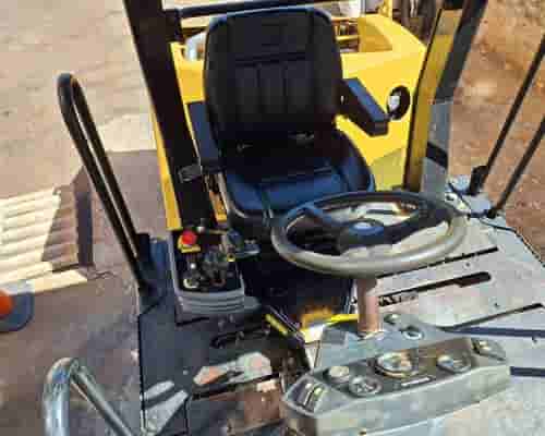 Rolo compactador Caterpillar CB534D 10/10