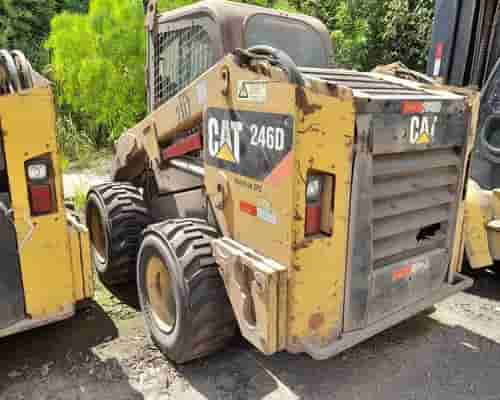 Mini Carregadeira Caterpillar 246 15/16