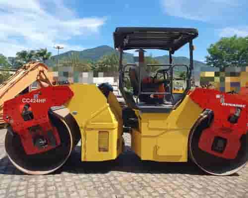 Rolo compactador Dynapac CC 424 09/09
