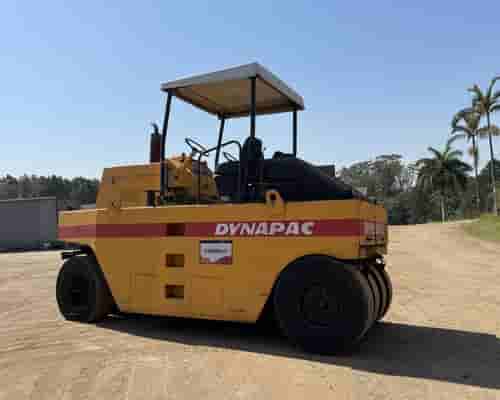Rolo compactador Dynapac CP221 08/08