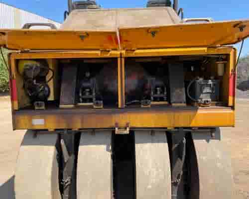 Rolo compactador Dynapac CP221 08/08