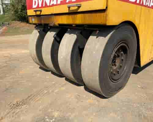 Rolo compactador Dynapac CP221 08/08