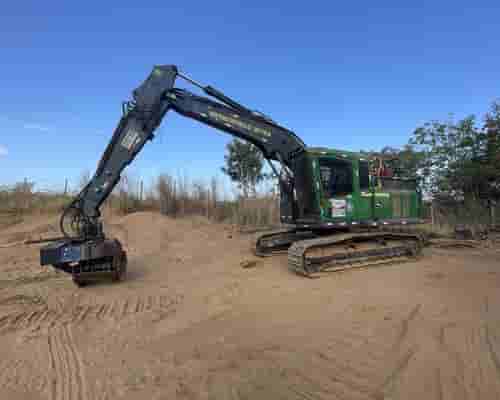 Harvester de esteira John Deere 2144G 21/21 - imagem de fundo
