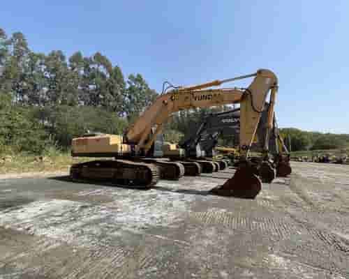 Escavadeira Hyundai R360 12/12