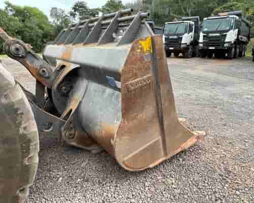 Pá carregadeira  Volvo L180 21/21