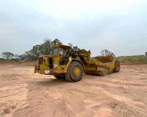 Moto Scraper Caterpillar 621R 85/85 - imagem de fundo