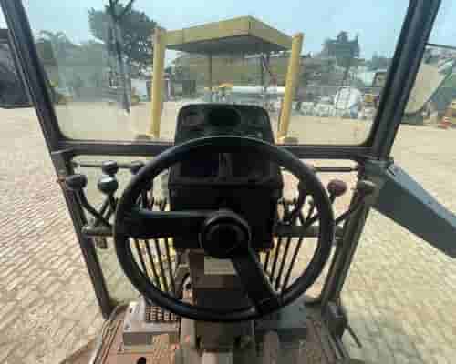 Motoniveladora Komatsu GD555 13/13