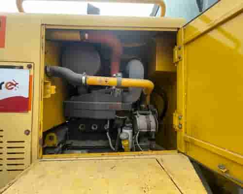 Motoniveladora Komatsu GD555 13/13