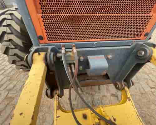Motoniveladora Komatsu GD555 13/13