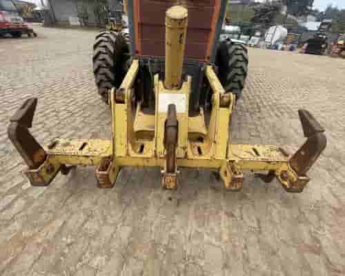 Motoniveladora Komatsu GD555 13/13