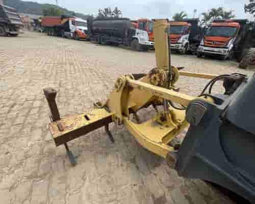 Motoniveladora Komatsu GD555 13/13
