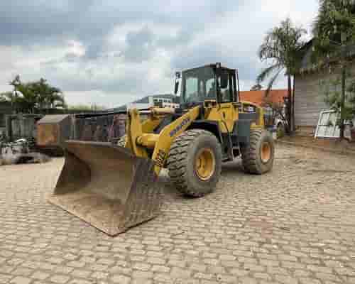 Pá carregadeira  Komatsu  WA320 05/05