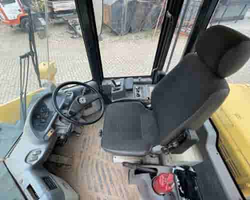 Pá carregadeira  Komatsu  WA320 05/05