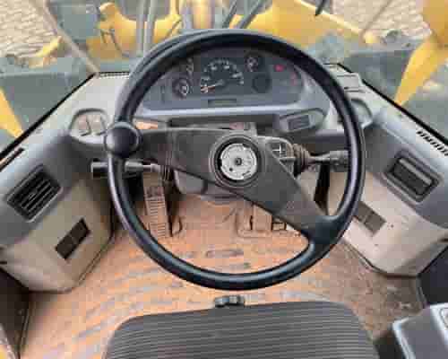 Pá carregadeira  Komatsu  WA320 05/05