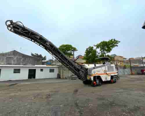 Fresadora de Asfalto Wirtgen W100F 14/14 - imagem de fundo