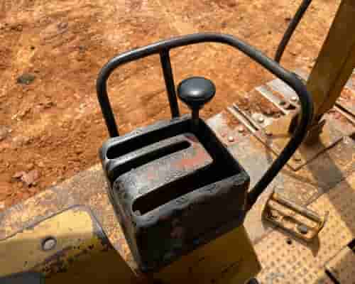 Trator de Esteiras Caterpillar D6C 76/76
