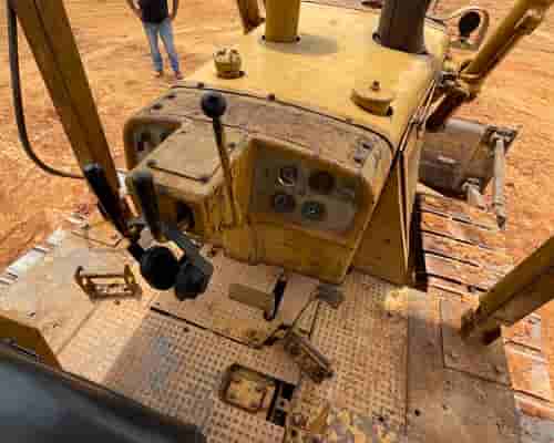 Trator de Esteiras Caterpillar D6C 76/76