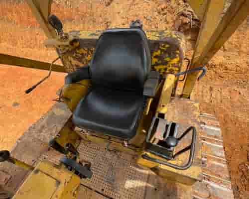Trator de Esteiras Caterpillar D6C 76/76