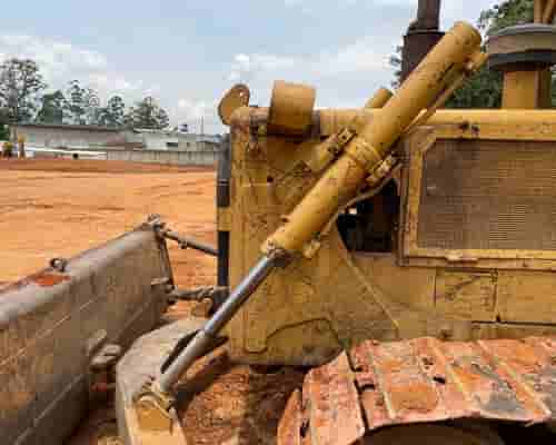 Trator de Esteiras Caterpillar D6C 76/76