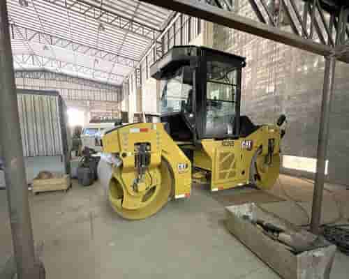 Rolo compactador Caterpillar CB7 23/23