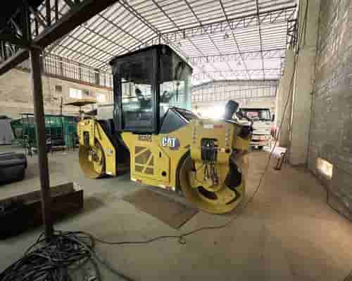 Rolo compactador Caterpillar CB7 23/23