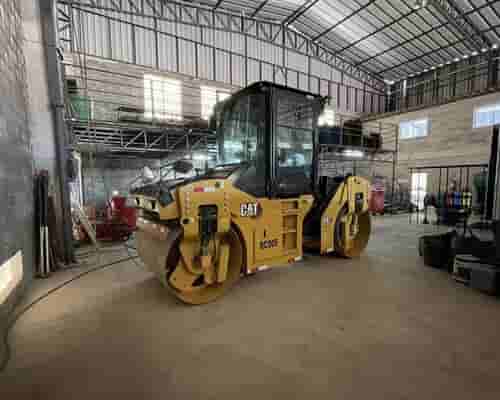 Rolo compactador Caterpillar CB7 23/23