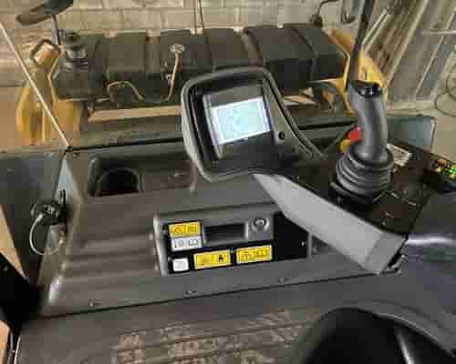 Rolo compactador Caterpillar CB7 23/23
