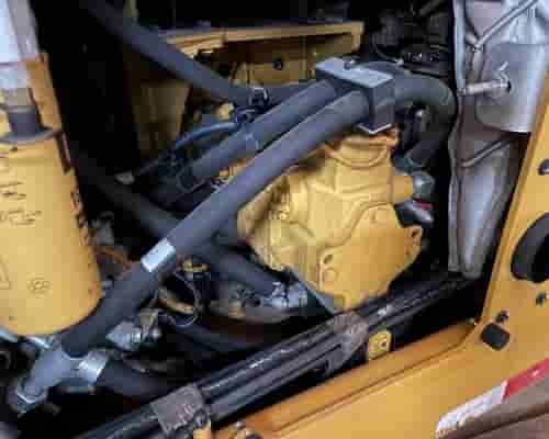 Rolo compactador Caterpillar CB7 23/23