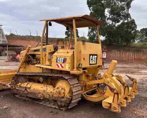 Trator de Esteiras Caterpillar D4E 87/87