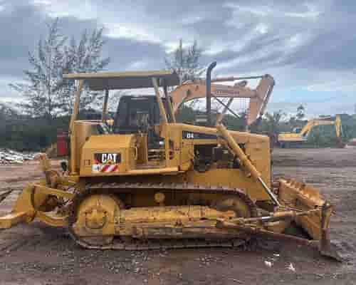 Trator de Esteiras Caterpillar D4E 87/87