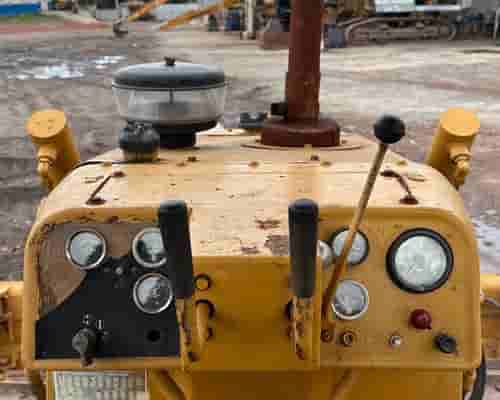 Trator de Esteiras Caterpillar D4E 87/87