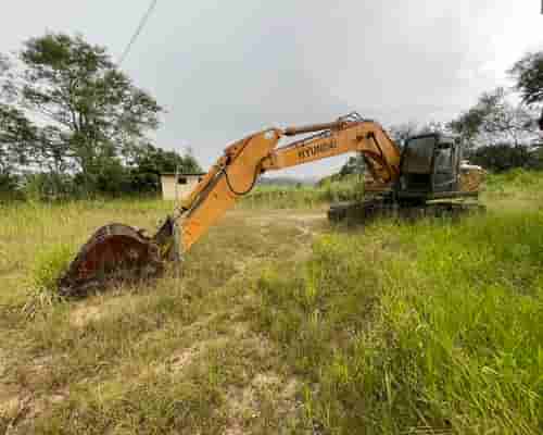 Escavadeira Hyundai R210LC-7 10/10 - imagem de fundo