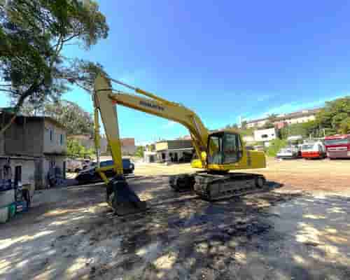 Escavadeira Komatsu PC200 05/05 - imagem de fundo